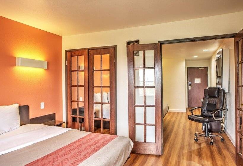 디럭스 스위트, Motel 6 Dallas, Tx  Northwest