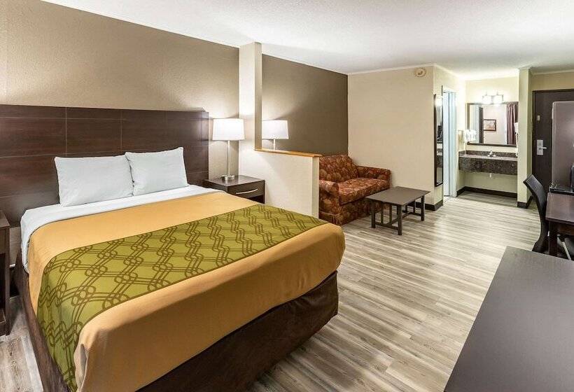 Люкс, Econo Lodge Inn & Suites