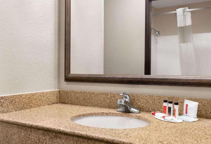 سوییت لوکس, Ramada By Wyndham Elizabethtown