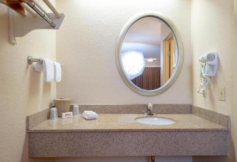 اتاق لوکس, Red Roof Inn Louisville Fair And Expo
