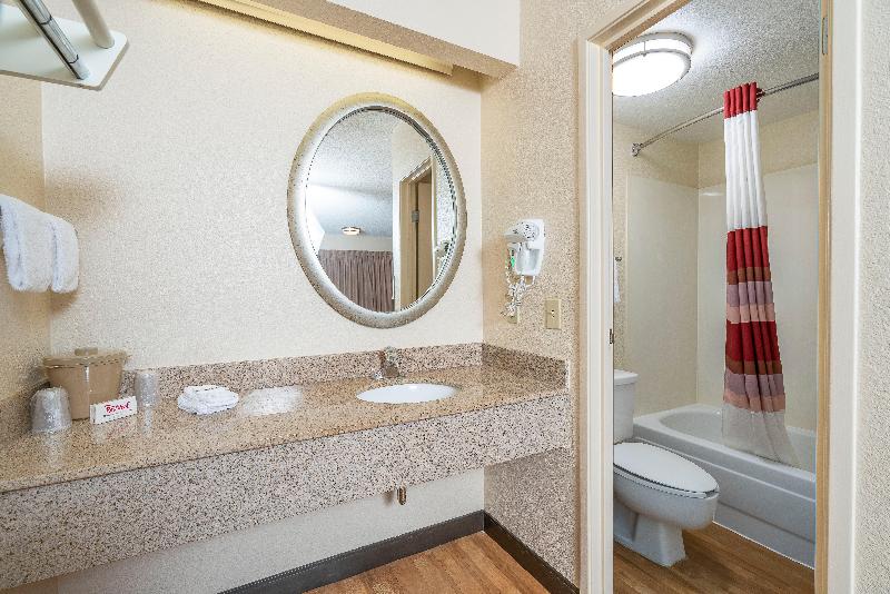اتاق سوپریور با تخت بزرگ, Red Roof Inn Louisville Fair And Expo