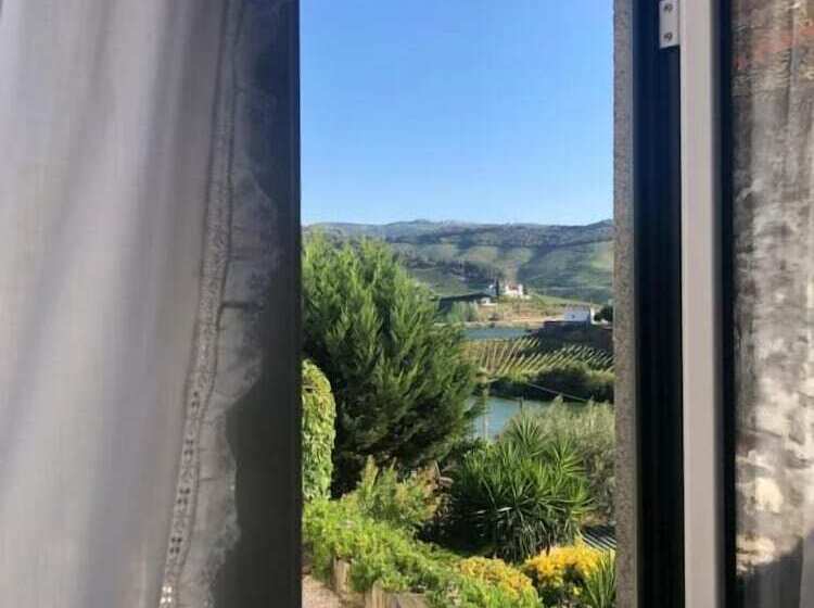 Deluxe room with river view, Quinta Da Travessa   Douro