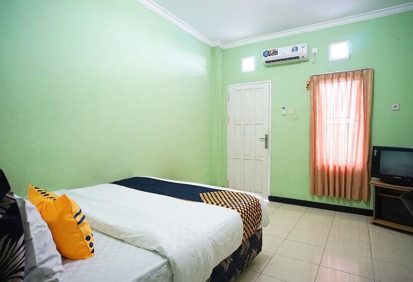 Номер Стандарт, Spot On 2729 Marzan Syariah Guest House