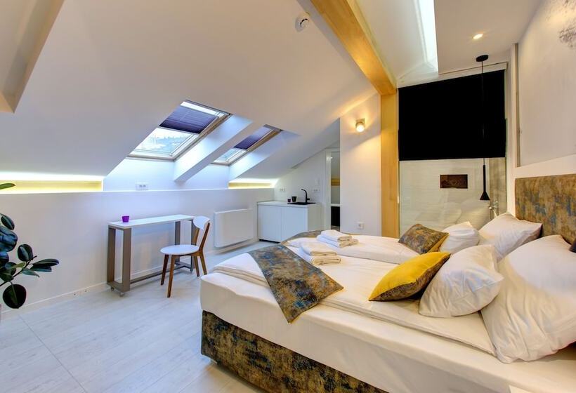 Deluxe Room Mountain View, Diamond Rain Boutique
