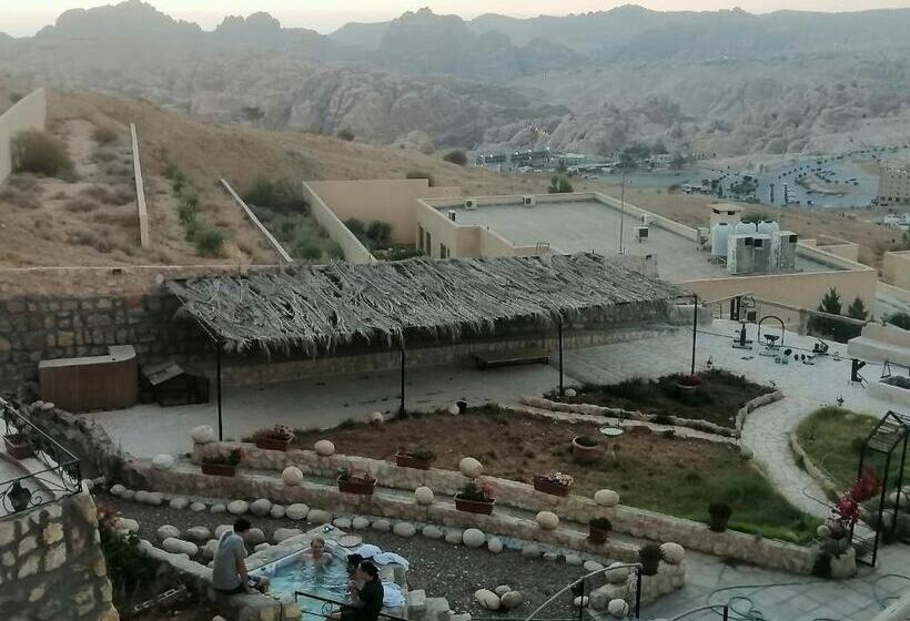 اتاق استاندارد با چشم‌انداز کوهستان, Infinity Lodge