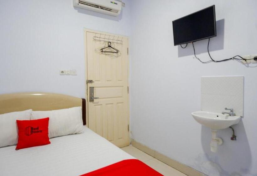 디럭스 룸, Reddoorz @ Hotel Bravo Pantai Kamali Bau Bau