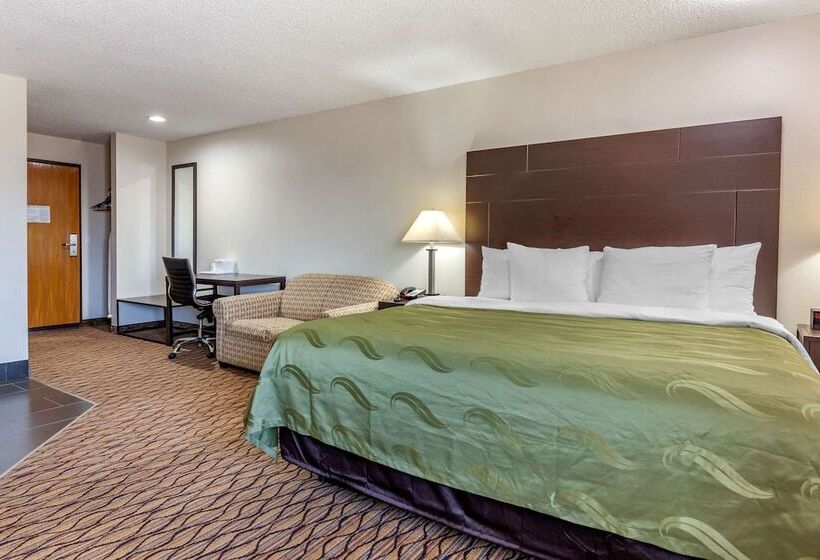 Люкс, Quality Inn New London