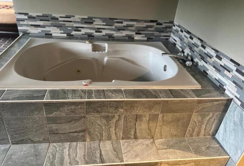 Студио Стандарт Кровать Кинг, Sky Lodge Inn & Suites  Delavan