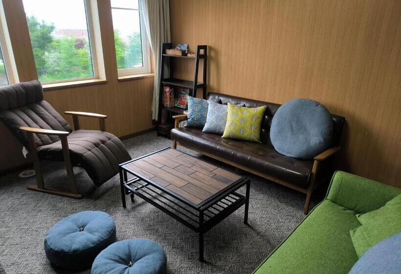 Номер Стандарт Четырехместный Совместный Санузел, Other Side House