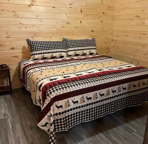 デラックスバンガロー, Presidential Mountain Resort
