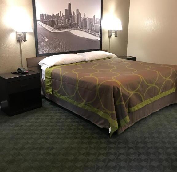 스위트 킹사이즈 침대, Super 8 By Wyndham Taylorville Il