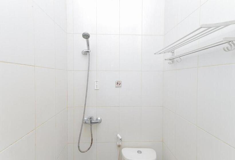 اتاق لوکس, Reddoorz Near Bg Junction Surabaya