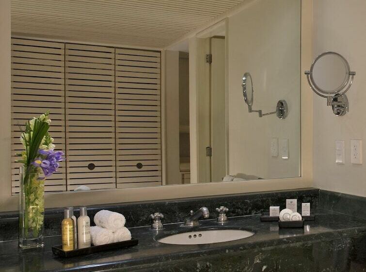 חדר דחוקס עם מיטת קינג, Now Emerald Cancun  All Inclusive
