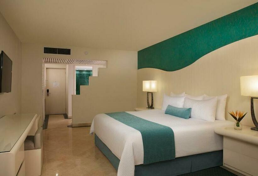 חדר קלאב עם מיטת קינג, Now Emerald Cancun  All Inclusive