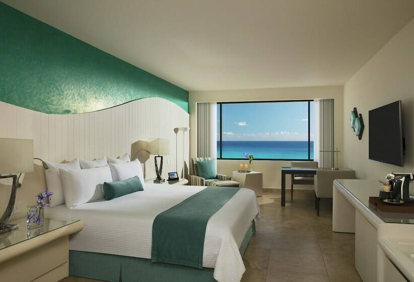 חדר קלאב עם מיטת קינג, Now Emerald Cancun  All Inclusive