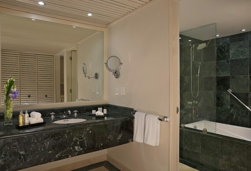 חדר קלאב עם מיטת קינג, Now Emerald Cancun  All Inclusive
