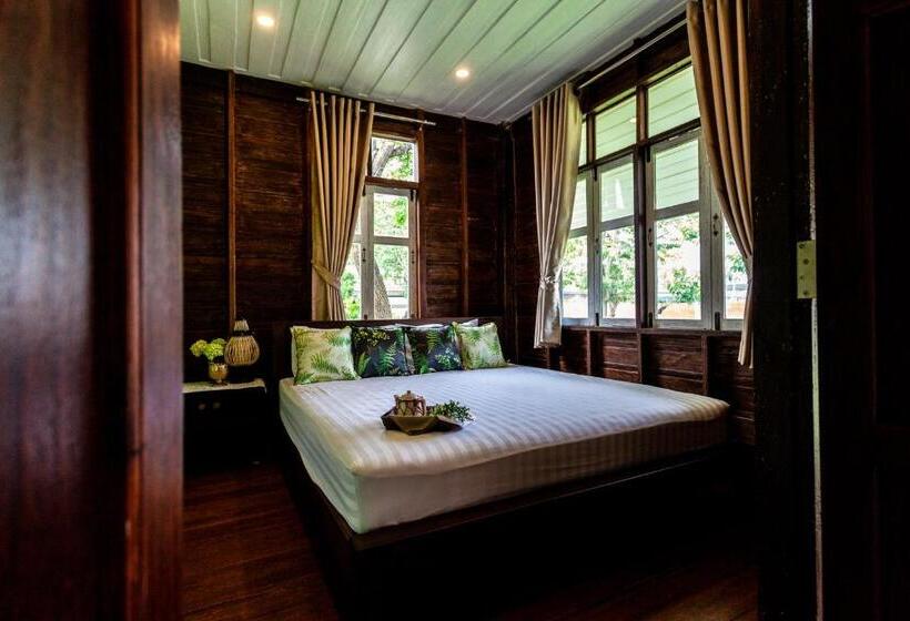 Deluxe Suite King Bed, Baan Suan Krung Kao