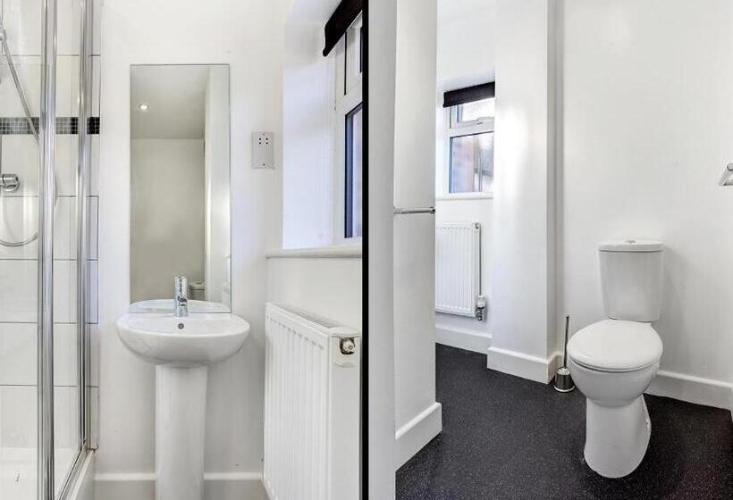 اتاق استاندارد با سرویس بهداشتی مشترک, Townhouse Plus @ 166 Edleston Road Crewe