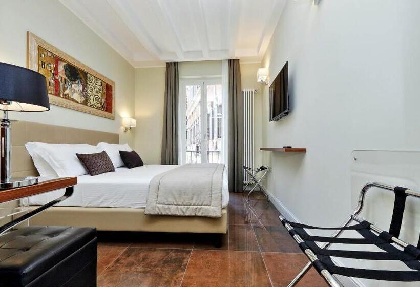 اتاق لوکس با چشم‌انداز شهر, Piazza Venezia Grand Suite