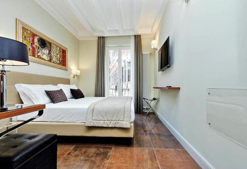 اتاق لوکس با چشم‌انداز شهر, Piazza Venezia Grand Suite