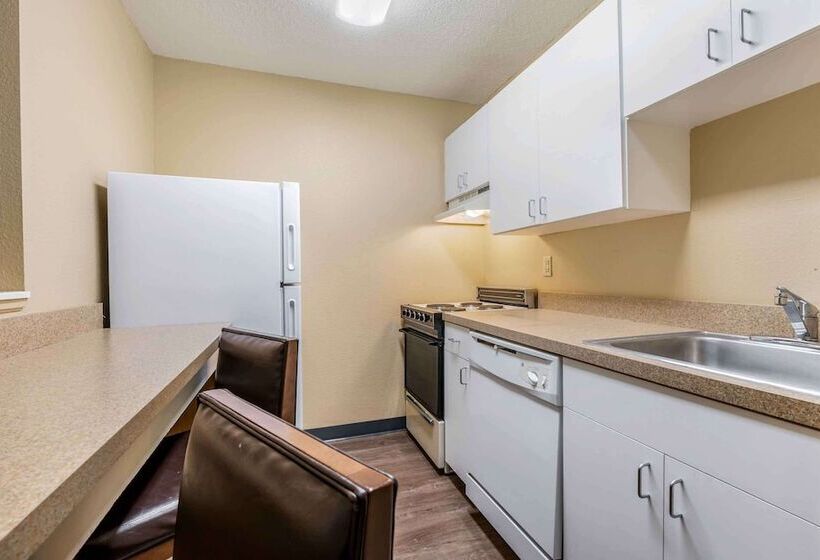 استودیوی لوکس, Extended Stay America Suites  Evansville  East