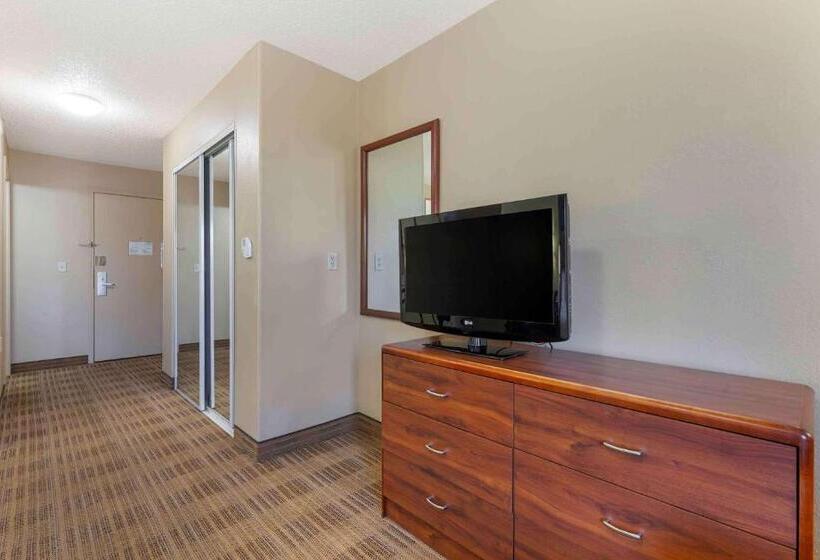 Standard Studio, Extended Stay America Select Suites   Rockford   State Street
