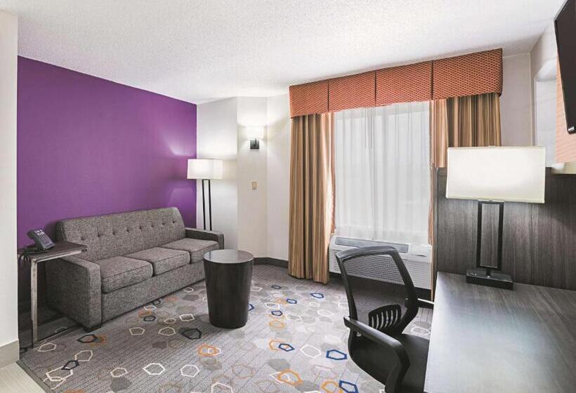 Люкс Кровать Кинг, La Quinta Inn & Suites By Wyndham Minneapolis Northwest