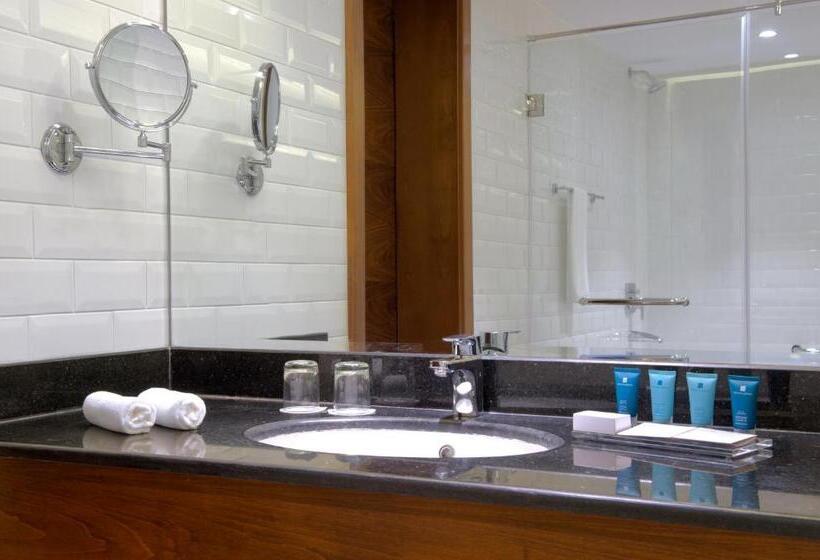 اتاق اجرایی با تخت بزرگ, Wyndham Garden Muscat Al Khuwair