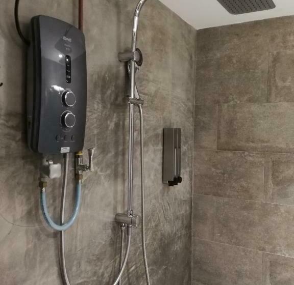 اتاق لوکس با تخت بزرگ, The Rise Room