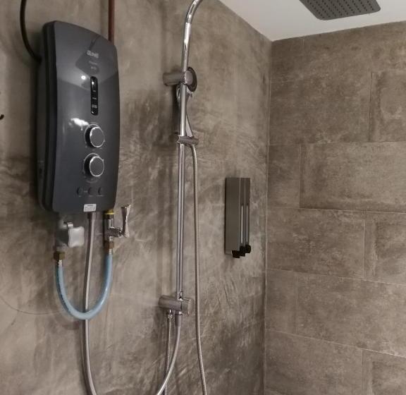 اتاق لوکس, The Rise Room