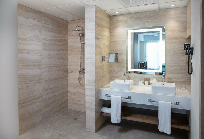 سوئیت با تخت بزرگ, Serenade Punta Cana Beach & Spa Resort