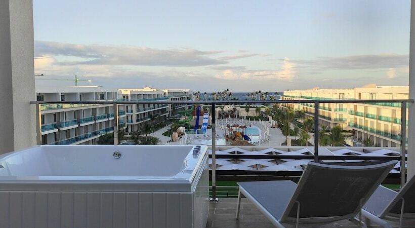اتاق سوپریور با چشم‌انداز دریا, Serenade Punta Cana Beach & Spa Resort