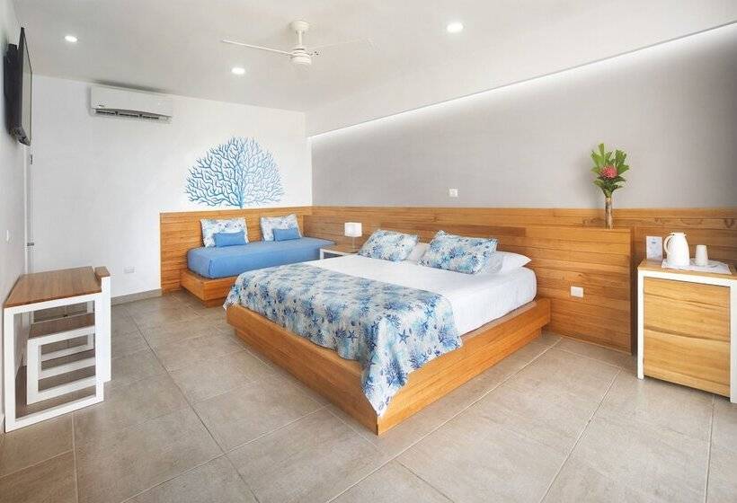 اتاق لوکس با چشم‌انداز استخر, Naboo Resort & Dive Center  Adults Only