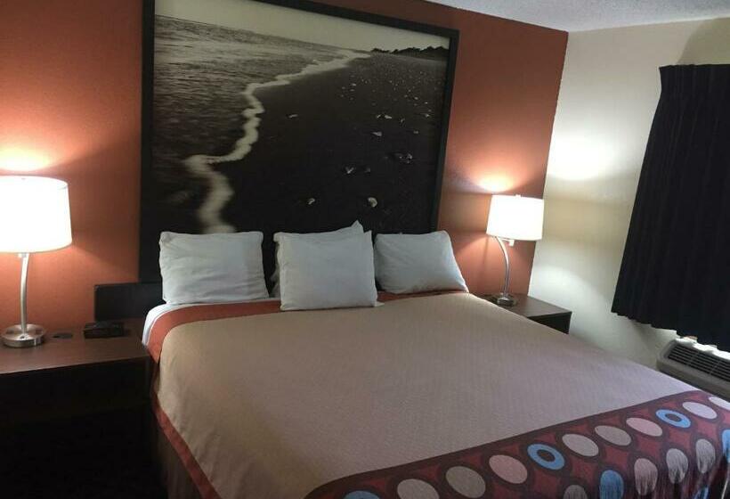 اتاق استاندارد با تخت بزرگ برای معلولان, Super 8 By Wyndham College Station
