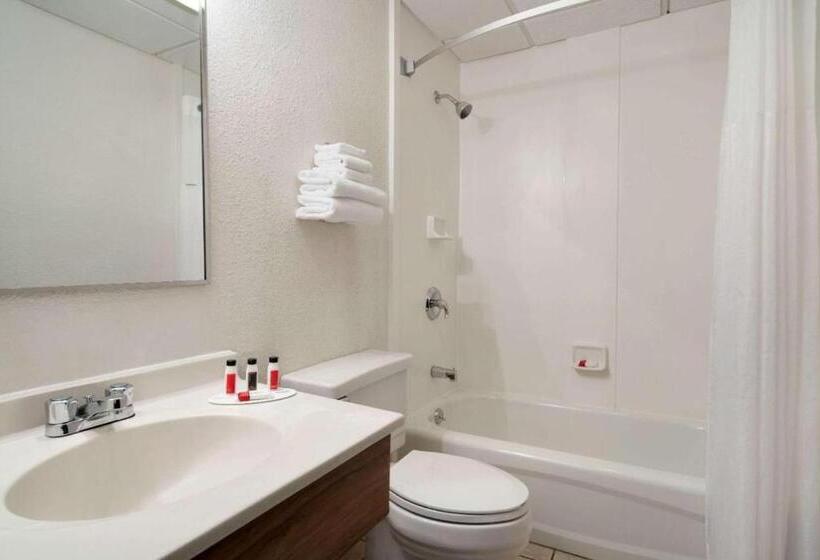 Стандартный Номер Кровать Кинг, Super 8 By Wyndham Portland Me