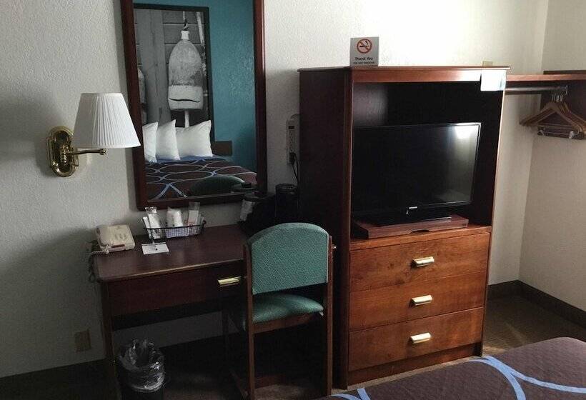 Номер Deluxe Адаптированный для Инвалидов, Super 8 By Wyndham Portland Me