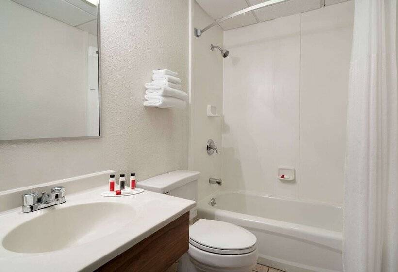 Номер Стандарт 2 Двуспальные Кровати, Super 8 By Wyndham Portland Me