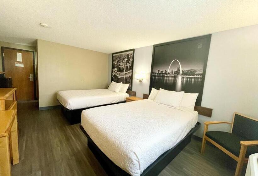 Номер Deluxe, Super 8 By Wyndham St. Clair Mo