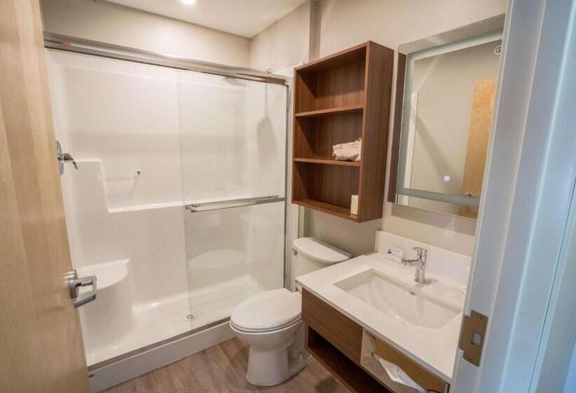 Номер Superior, Park Inn By Radisson, Kelowna