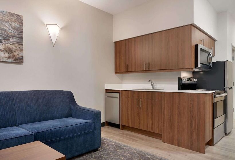 Люкс 2 Спальни, Park Inn By Radisson, Kelowna