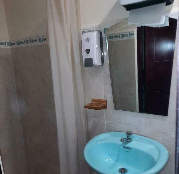 Quarto Basic, Bluerock Hostal