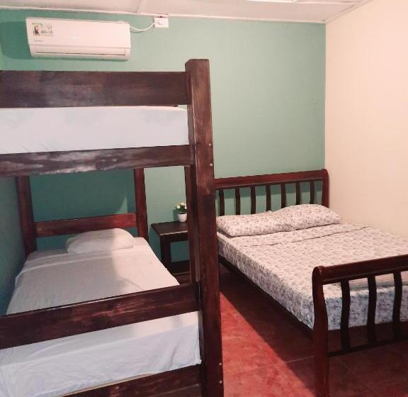 Quarto Deluxe, Bluerock Hostal