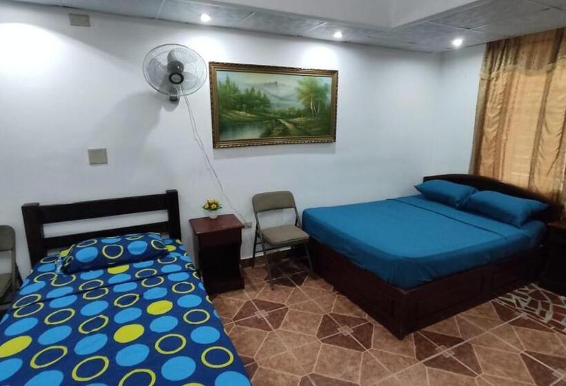 Quarto Familiar, Bluerock Hostal