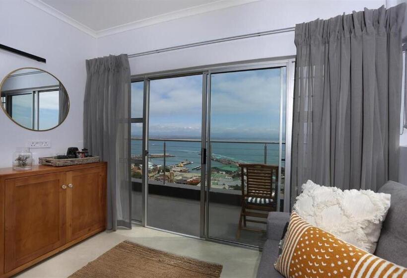 جناح ديلوكس مطل على البحر, The Lookout Guest House