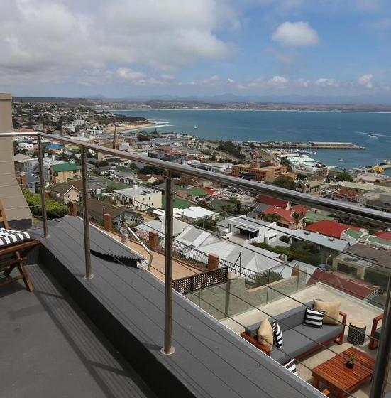 Deluxe Suite Sea View, The Lookout Guest House