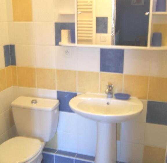 Номер Стандарт Вид на Сад, Chambres D'hôtes Domaine D'en Baleux