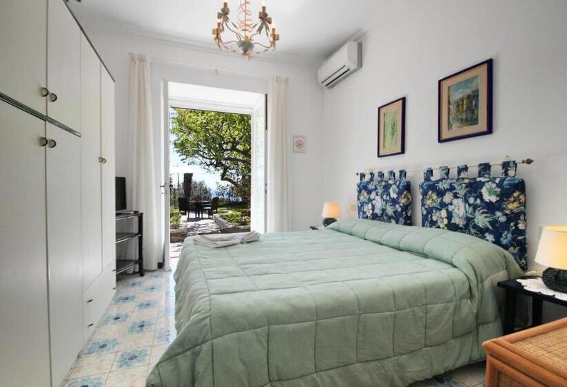 اتاق استاندارد با تراس و چشم‌انداز دریا, Casa Augusto B&b