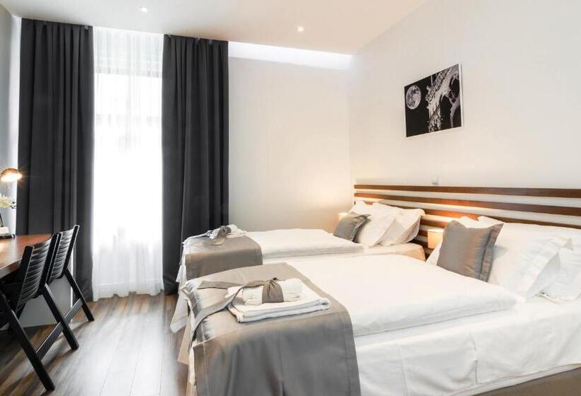 غرفة قياسية ثلاثية, Prima Luxury Rooms