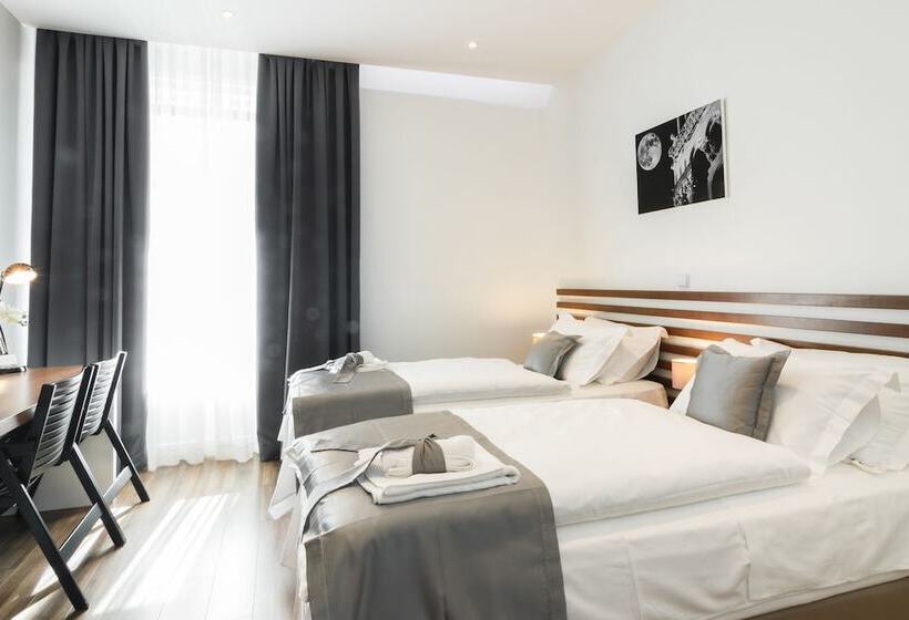 غرفة قياسية ثلاثية, Prima Luxury Rooms