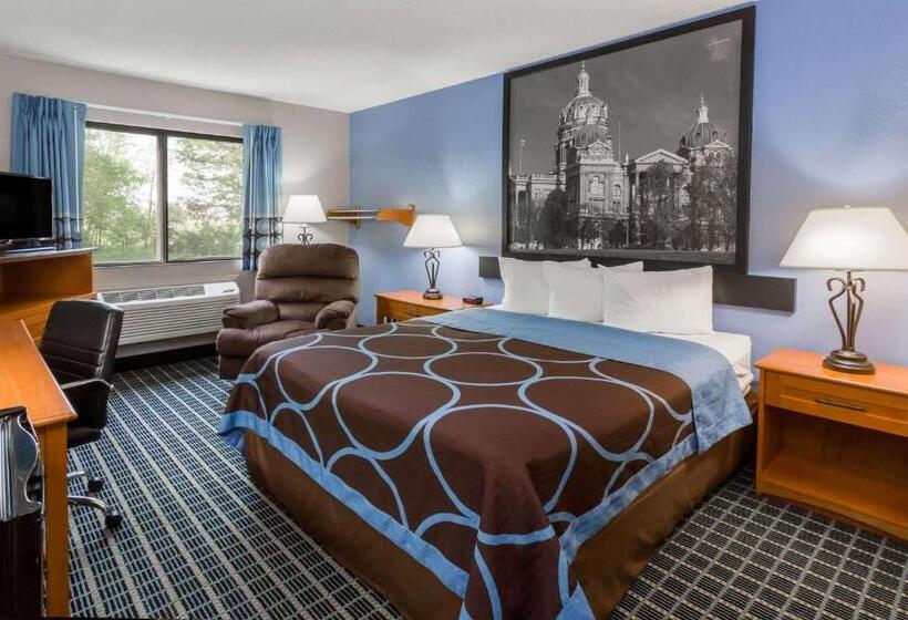 Quarto Estandar para Deficientes Físicos, Super 8 By Wyndham Iowa City/coralville